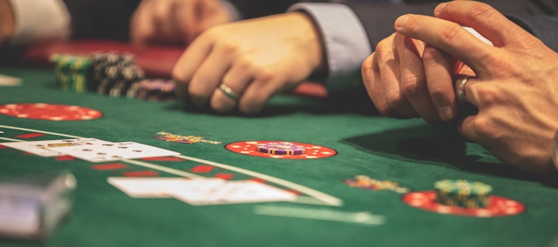 Play blackjack with bonuses